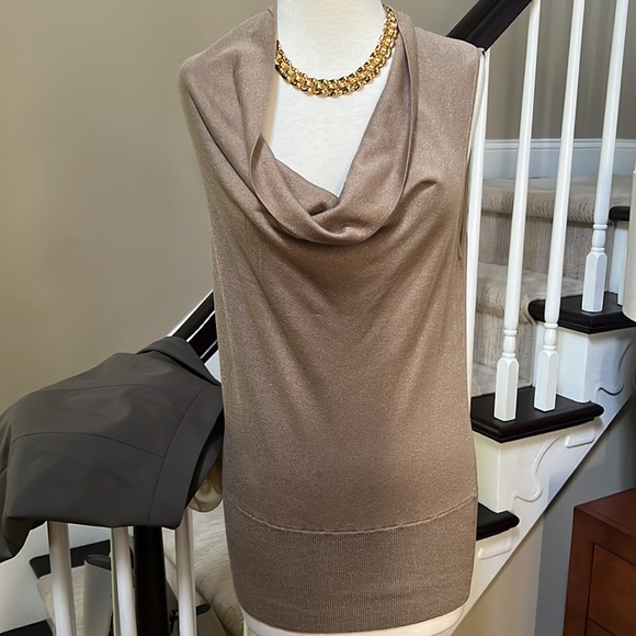 Ann Taylor top. Size S - Picture 9 of 11